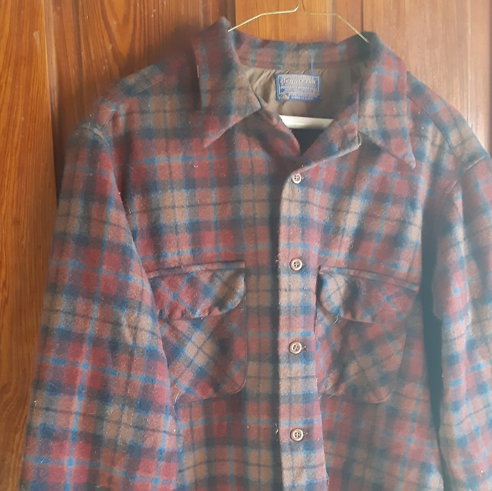 Vintage Womens Pendleton wool button-up, large - Picture 4 of 4